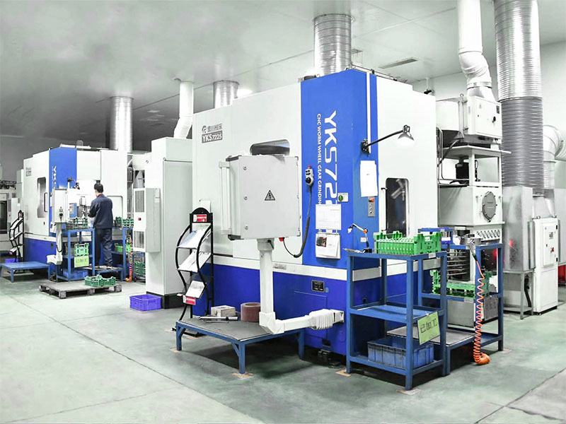 秦川數(shù)控蝸杆磨齒機(jī)